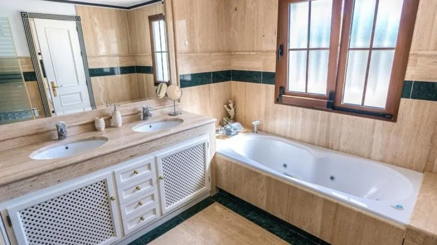 Villa de 5 dormitorios en Marbella, Spain No. 30572 № 18