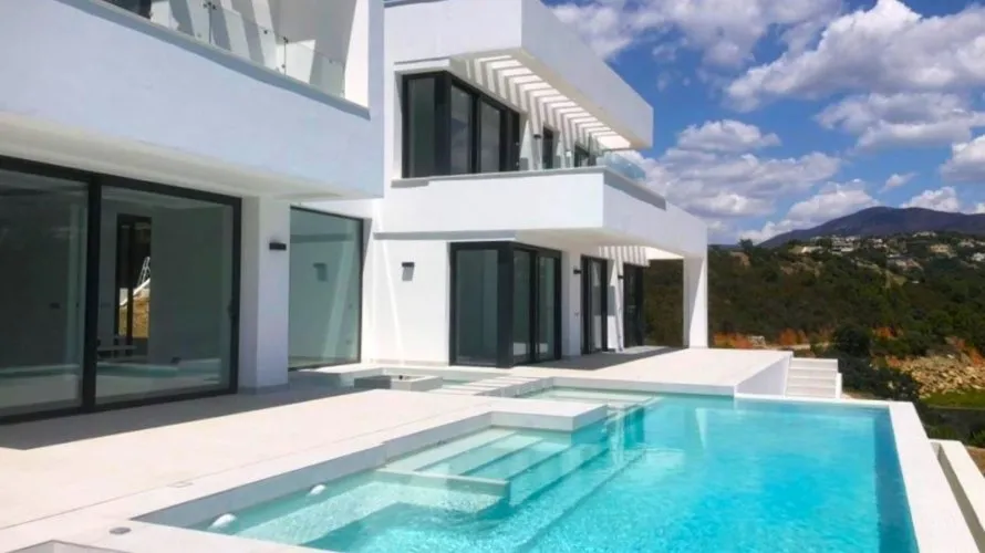 Villa de 5 dormitorios en Benahavís, Spain No. 30584