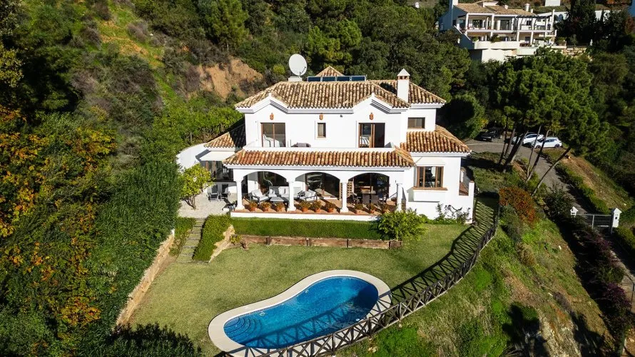 Сasa de 4 dormitorios en Benahavís, Spain No. 30752