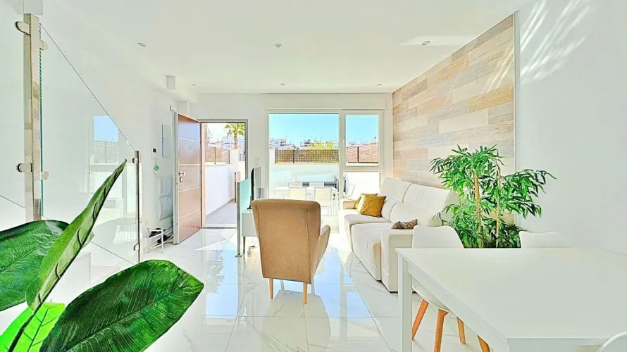 Bungalow de 3 dormitorios en Torrevieja, Spain No. 31178 № 18