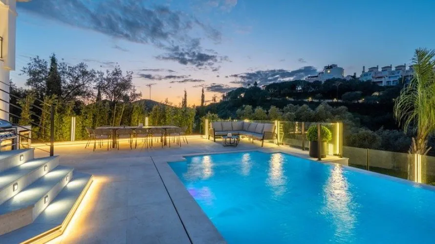 Villa de 6 dormitorios en Marbella, Spain No. 31051 № 1