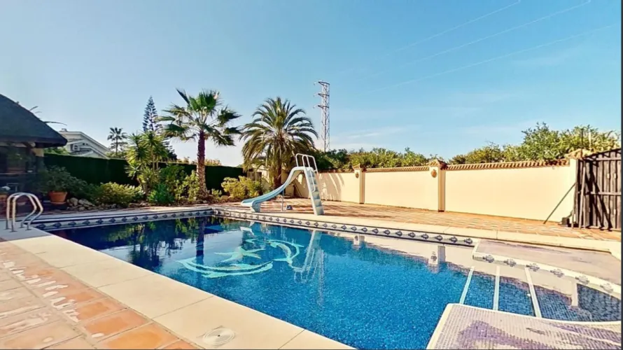 Villa de 3 dormitorios en Mijas Costa, Spain No. 31074 № 15