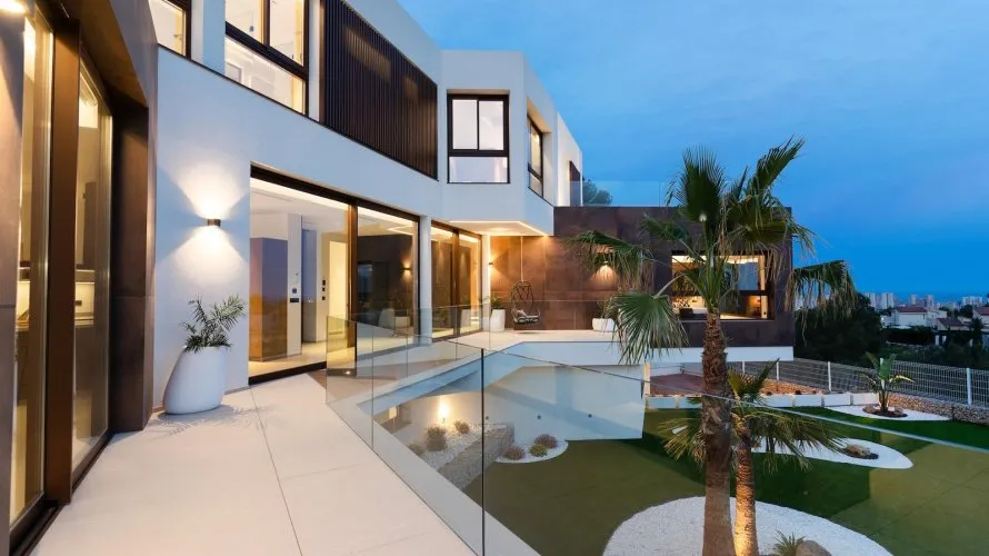 Villa de 4 dormitorios en Benidorm, Spain No. 30913