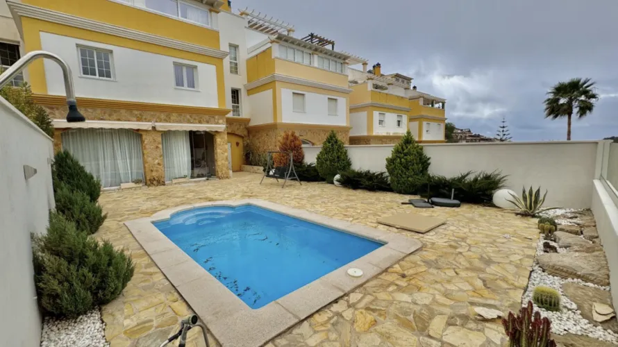 Сasa de 3 dormitorios en Mijas Costa, Spain No. 31145 № 2