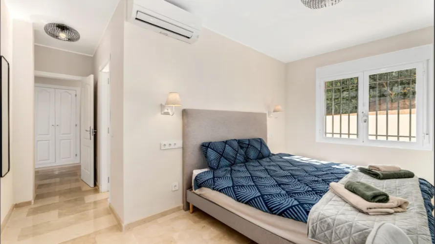 Villa de 5 dormitorios en Mijas Costa, Spain No. 31075 № 6