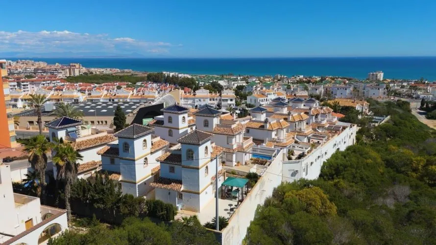 Сasa de 3 dormitorios en La Mata, Spain No. 31251 № 1