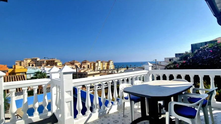 Villa de 4 dormitorios en Fuengirola, Spain No. 30724 № 5