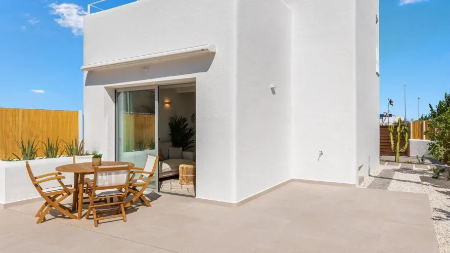 Villa de 3 dormitorios en Los Alcázares, Spain No. 31169 № 1