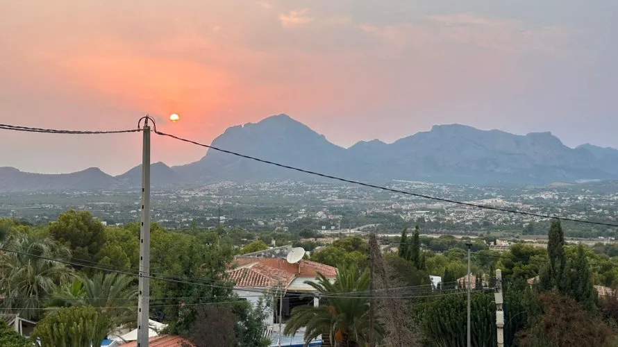 Villa de 4 dormitorios en L'Alfàs del Pi, Spain No. 31112 № 2