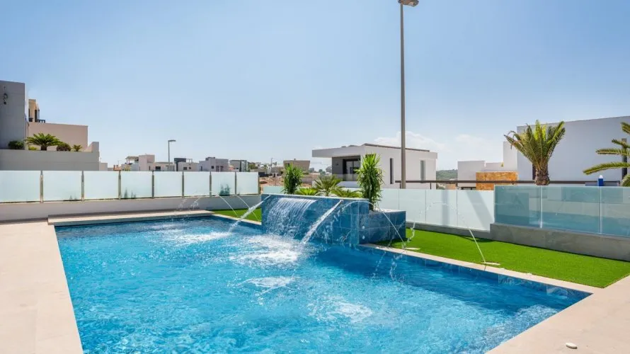 Villa de 3 dormitorios en Campoamor, Spain No. 30675 № 1