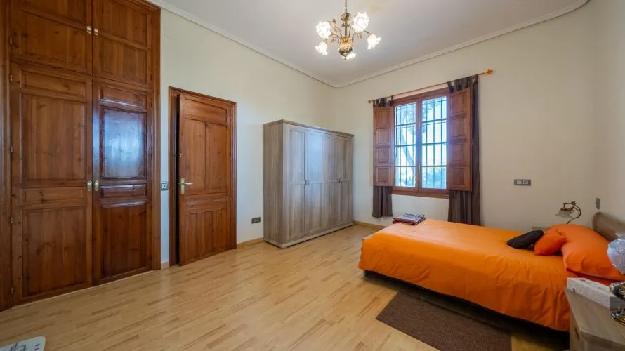 Сasa de 7 dormitorios en Mutxamel, Spain No. 30700 № 27