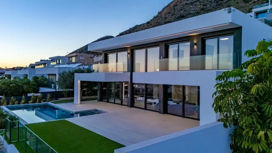 Villa de 7 dormitorios en Finestrat, Spain No. 30993 № 2