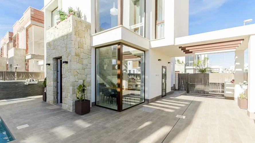 Villa de 3 dormitorios en Playa Honda, Spain No. 30809