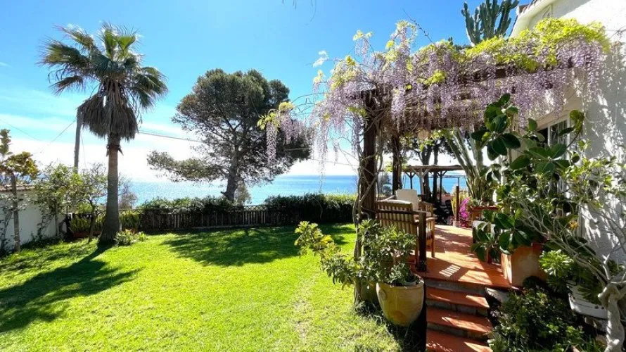 Villa de 4 dormitorios en Sotogrande, Spain No. 30760 № 1