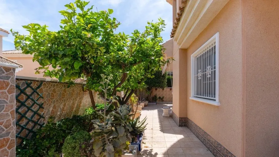 Villa de 3 dormitorios en Torrevieja, Spain No. 31250 № 13