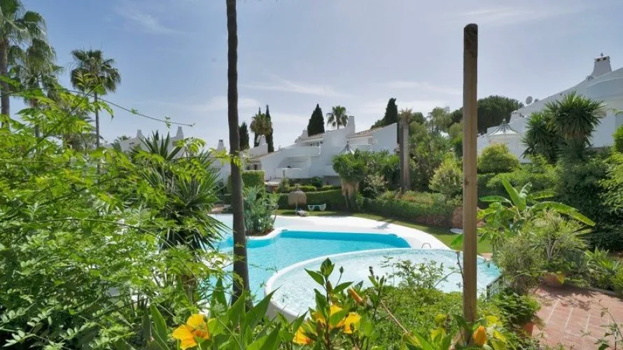 Casa adosada de 4 dormitorios en Marbella, Spain No. 31069 № 23