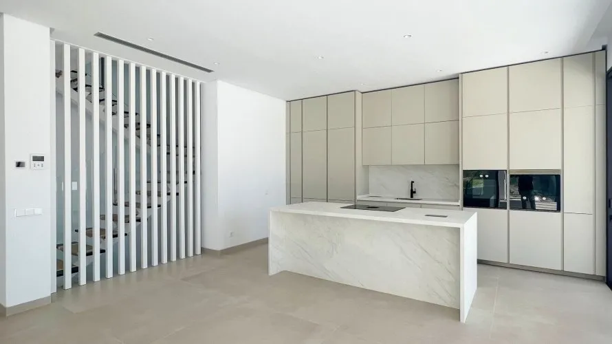 Villa de 4 dormitorios en Marbella, Spain No. 30475 № 3