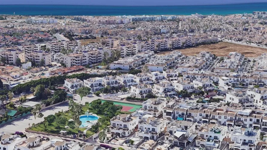 Bungalow de 3 dormitorios en Alicante, Spain No. 31209