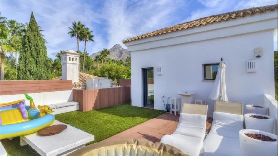 Villa de 5 dormitorios en Marbella, Spain No. 31050 № 15