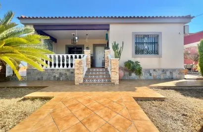 Villa de 3 dormitorios en Torrevieja, Spain No. 31023