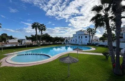 Bungalow de 3 dormitorios en La Mata, Spain No. 31253