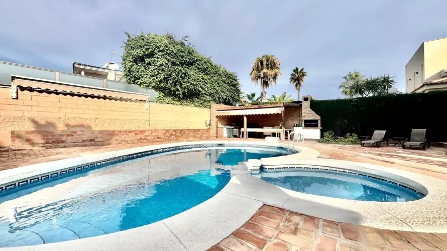 Villa de 4 dormitorios en Torrevieja, Spain No. 31260 № 5