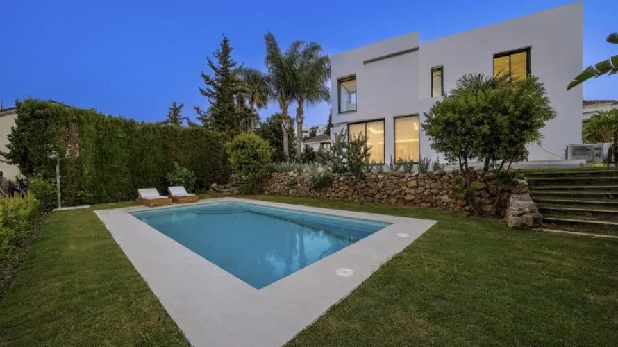 Villa de 5 dormitorios en Nueva Andalucía, Spain No. 30640 № 27