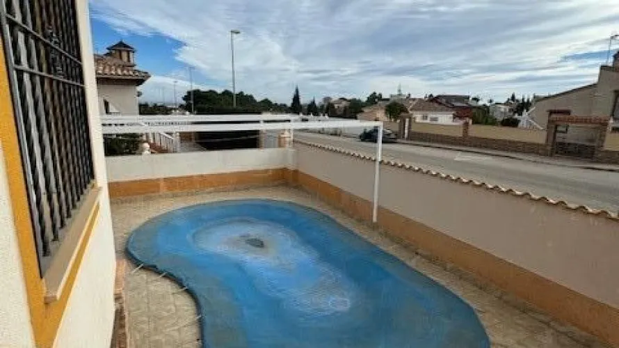 Villa de 4 dormitorios en Alicante, Spain No. 30946 № 13