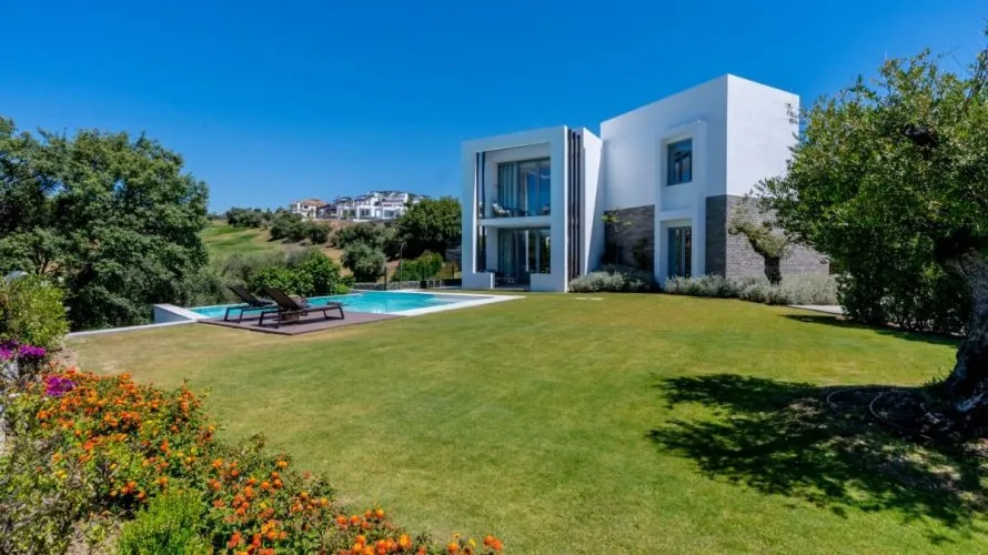 Villa de 4 dormitorios en Marbella, Spain No. 30635