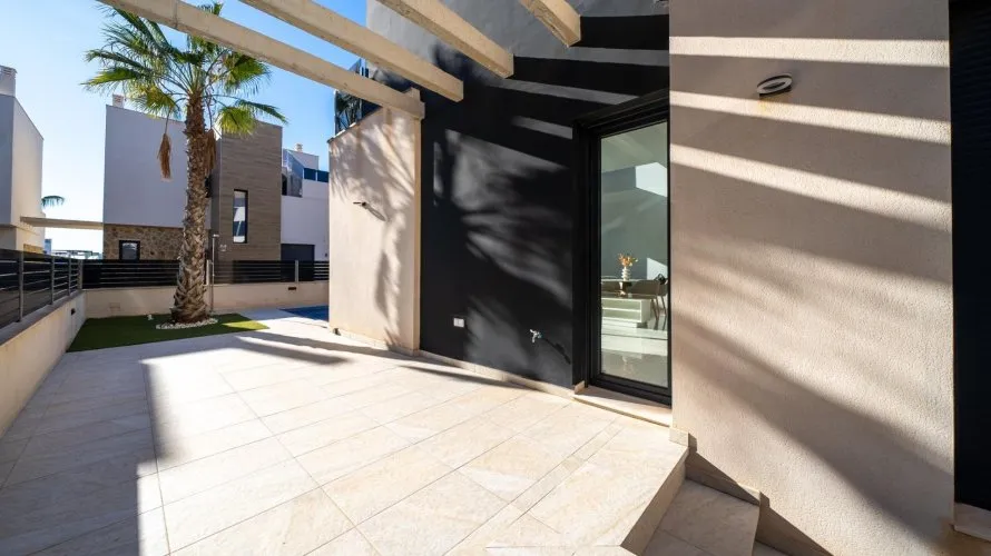 Сasa de 3 dormitorios en La Zenia, Spain No. 30704 № 2