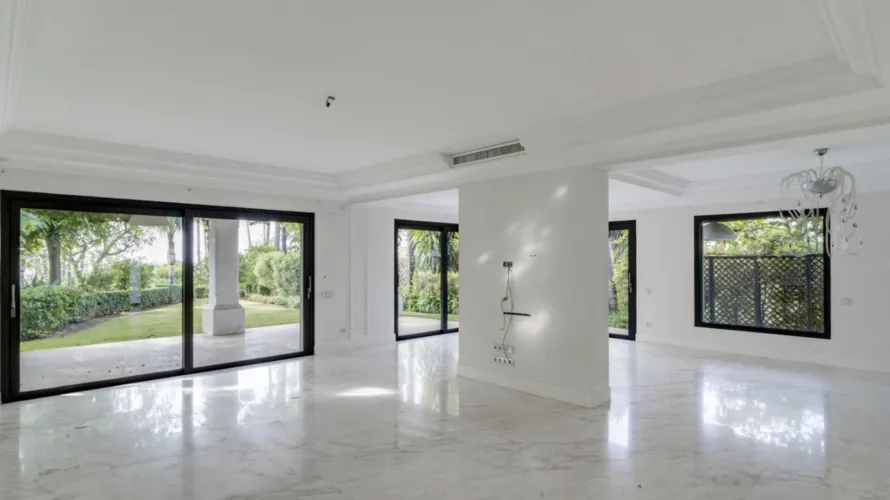 Villa de 6 dormitorios en Marbella, Spain No. 30740 № 7