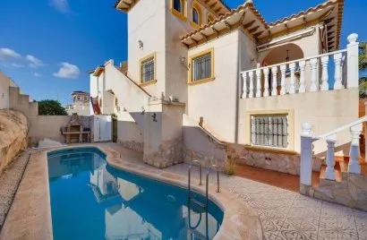 Villa de 3 dormitorios en Playa Flamenca II, Spain No. 31226