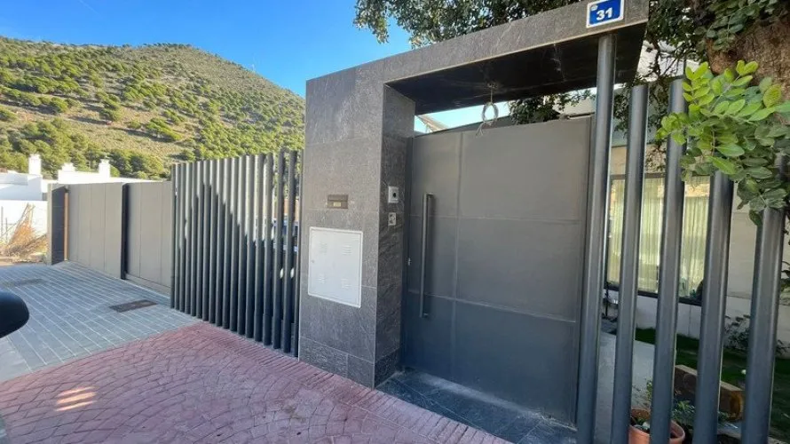 Villa de 5 dormitorios en Mijas, Spain No. 30601 № 1