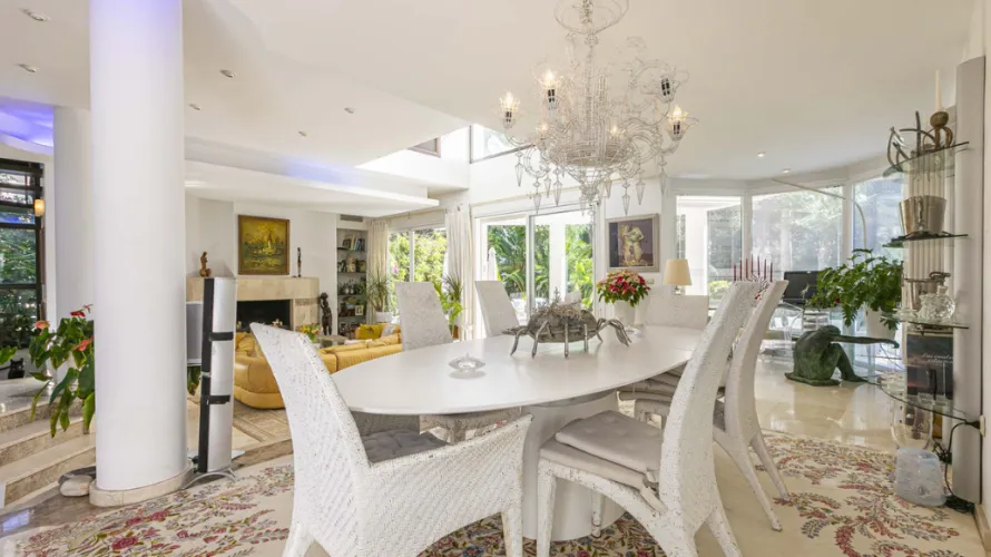 Villa de 4 dormitorios en Marbella, Spain No. 31131 № 15