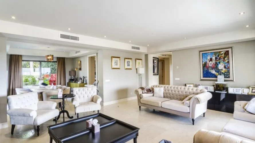 Villa de 5 dormitorios en Marbella, Spain No. 31050 № 21