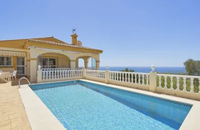 Сasa de 4 dormitorios en Benalmádena, Spain No. 31189