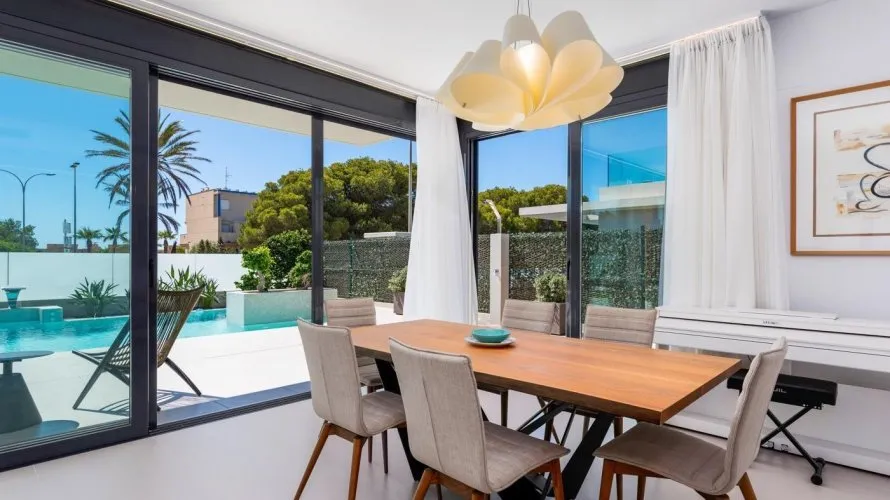 Villa de 4 dormitorios en Campoamor, Spain No. 30705 № 13