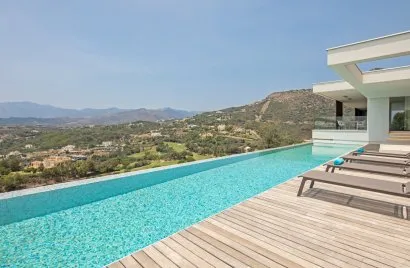 Villa de 4 dormitorios en Benahavís, Spain No. 30487