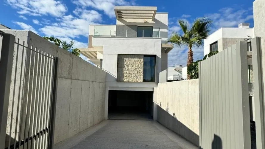 Villa de 3 dormitorios en Finestrat, Spain No. 30995 № 3