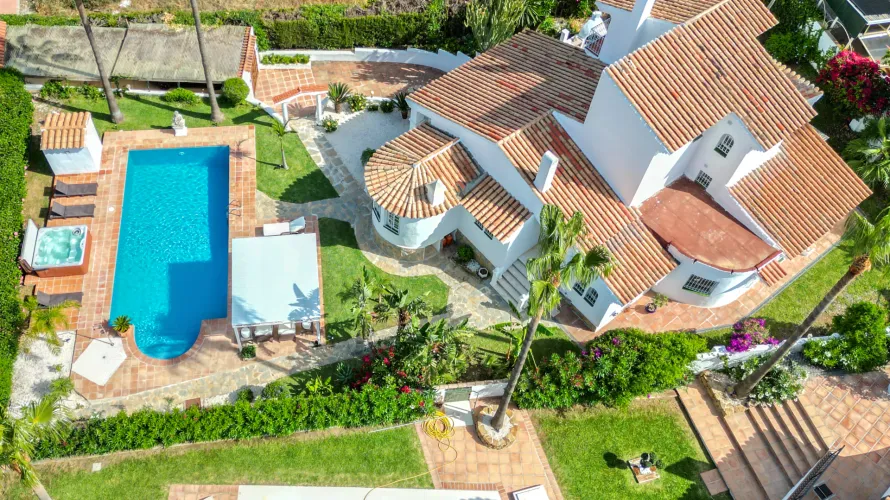Villa de 5 dormitorios en Estepona, Spain No. 30541 № 21
