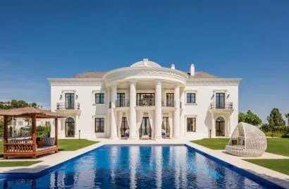Villa de 7 dormitorios en Marbella, Spain No. 30619