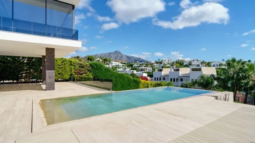 Villa de 6 dormitorios en Nueva Andalucía, Spain No. 30574 № 20