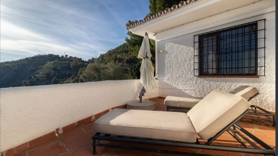 Villa de 4 dormitorios en Mijas Costa, Spain No. 31077 № 10