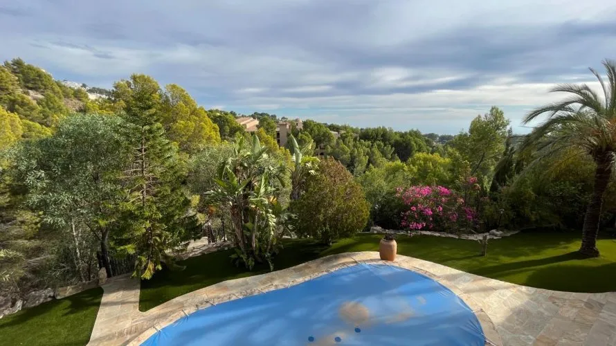 Villa de 4 dormitorios en Altea La Vella, Spain No. 30932