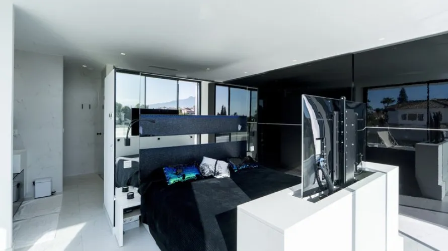 Villa de 4 dormitorios en Estepona, Spain No. 30576 № 18