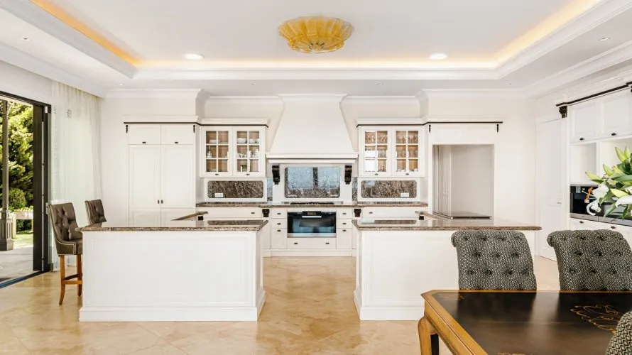 Villa de 7 dormitorios en Marbella, Spain No. 30478 № 3