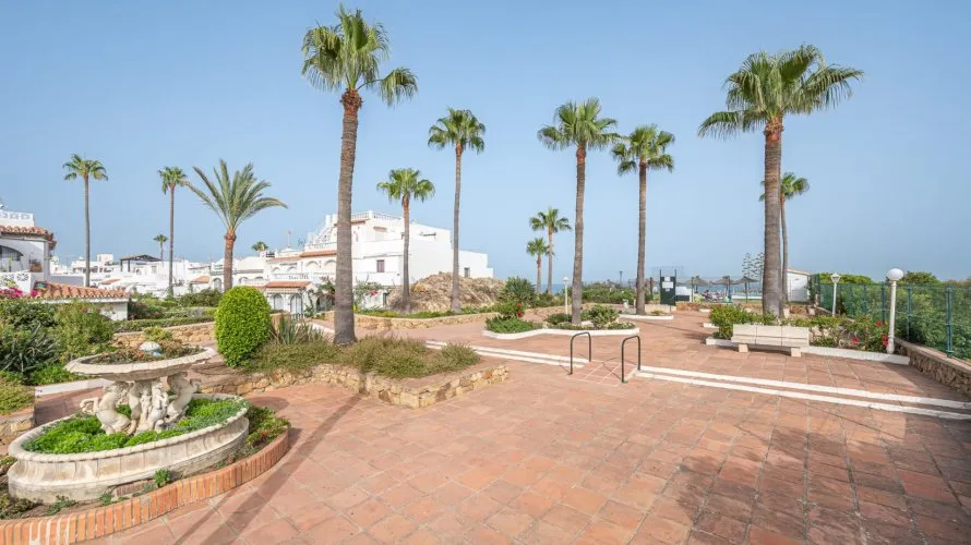 Сasa de 5 dormitorios en Manilva, Spain No. 30590