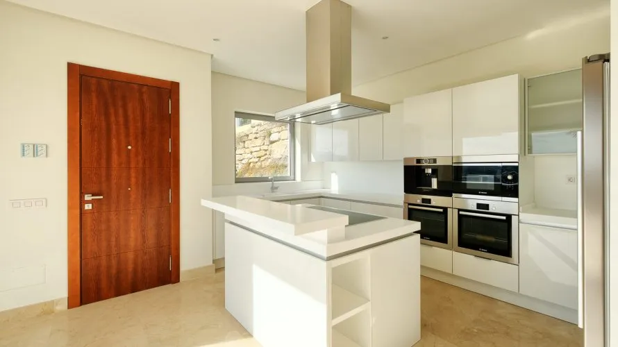 Villa de 4 dormitorios en Benahavís, Spain No. 30579 № 12