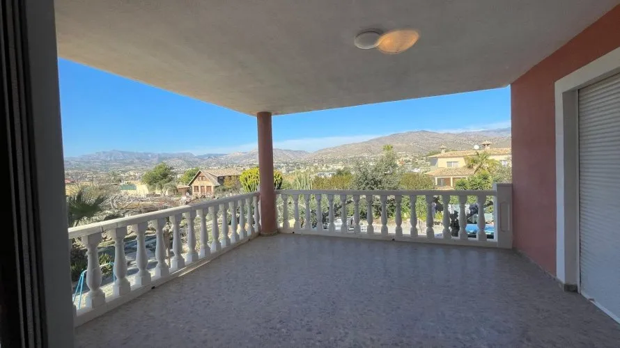 Villa de 4 dormitorios en Villajoyosa, Spain No. 30873 № 1