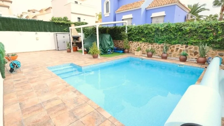 Villa de 4 dormitorios en Campoamor, Spain No. 31258 № 1